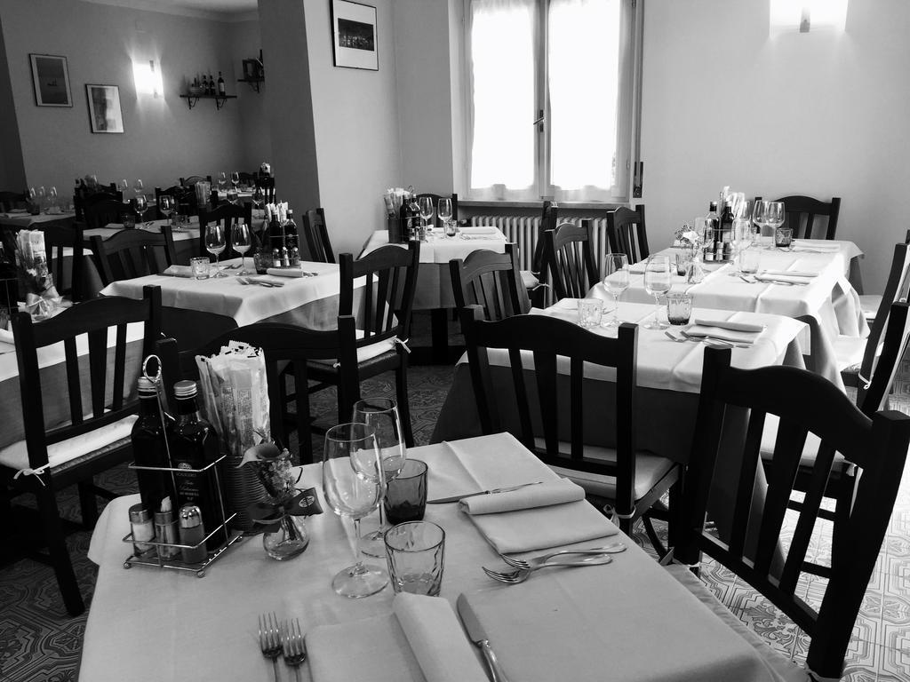 Hotel La Lanterna Garda  Esterno foto