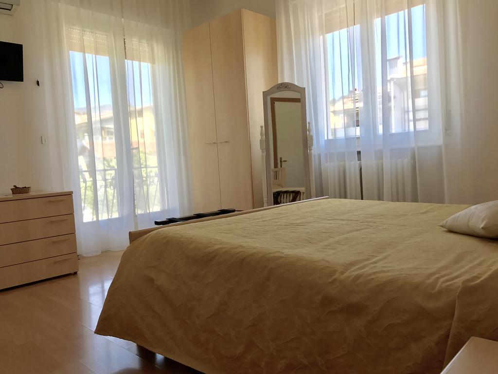 Hotel La Lanterna Garda  Esterno foto