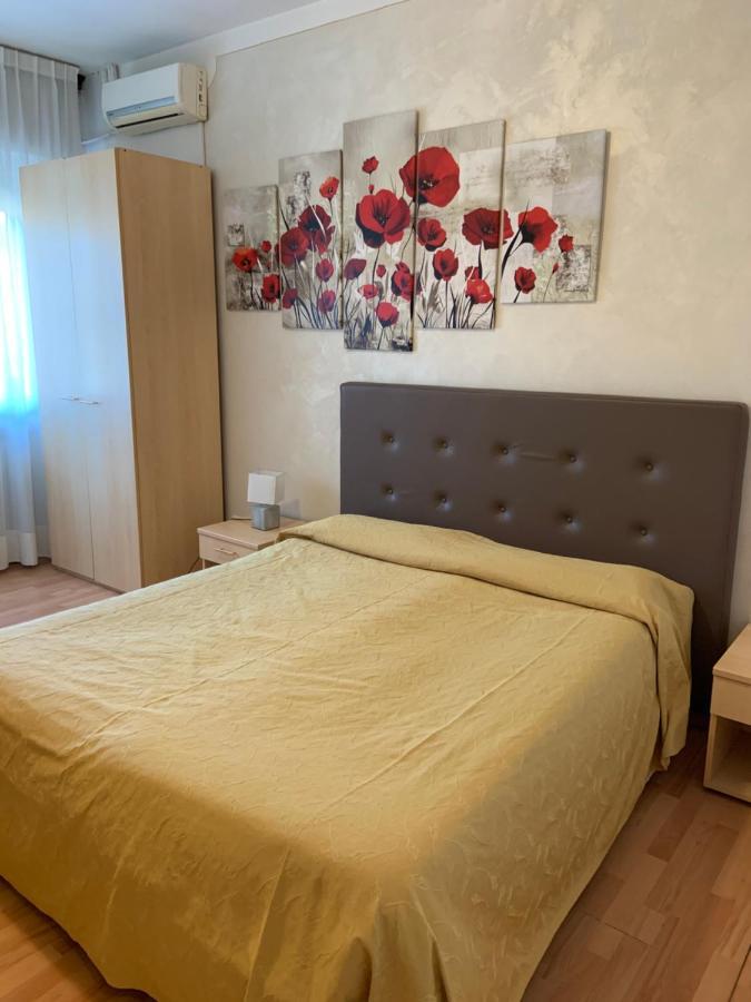Hotel La Lanterna Garda  Esterno foto